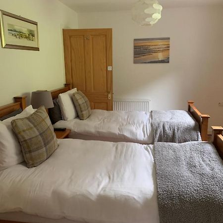 Alt-An Ensuite Self Catering Apartment With Twin Bedroom Fort William Bagian luar foto