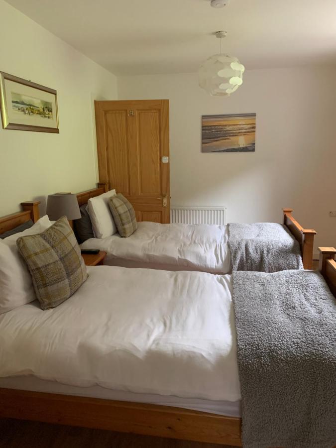 Alt-An Ensuite Self Catering Apartment With Twin Bedroom Fort William Bagian luar foto