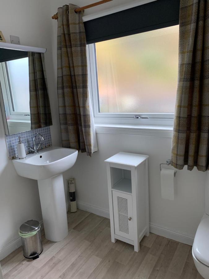 Alt-An Ensuite Self Catering Apartment With Twin Bedroom Fort William Bagian luar foto