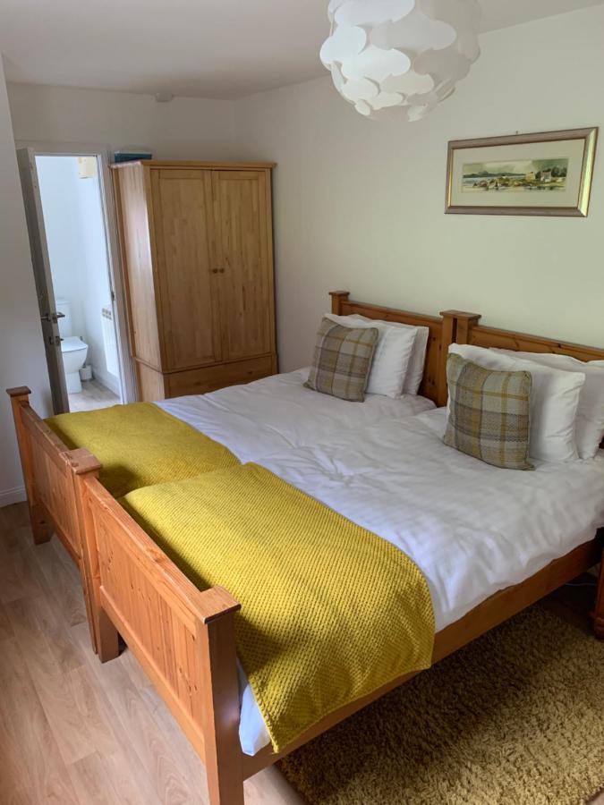 Alt-An Ensuite Self Catering Apartment With Twin Bedroom Fort William Bagian luar foto